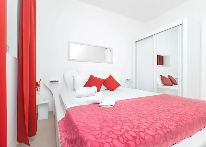 Apartments Castello