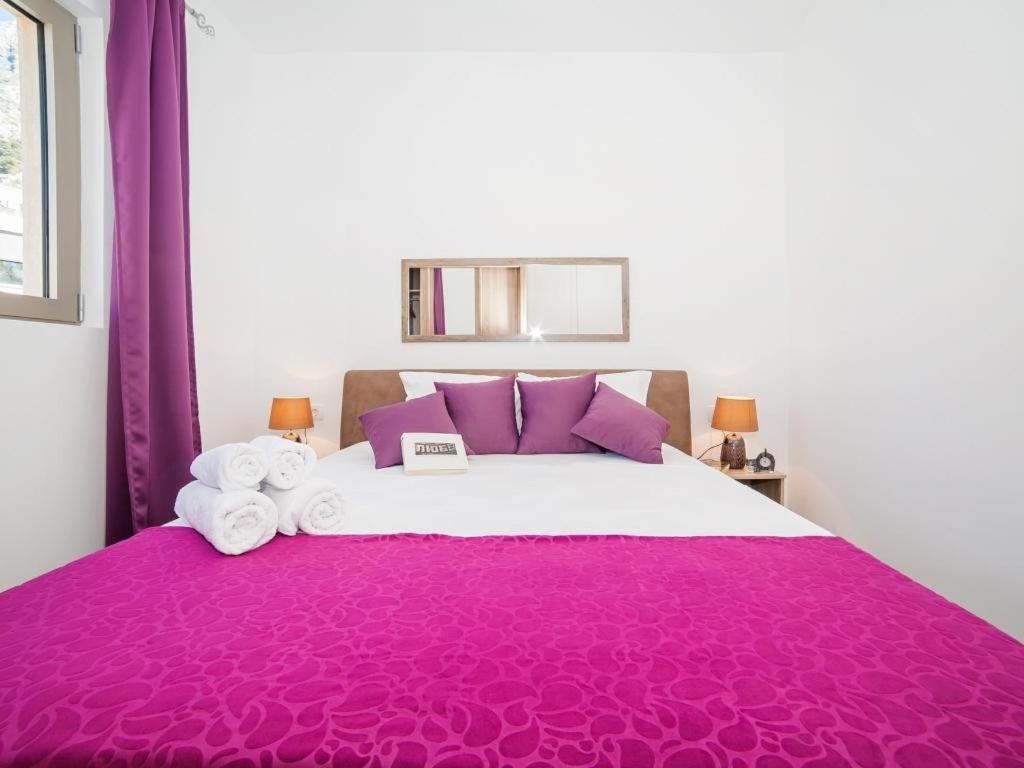 Castello Apartment *